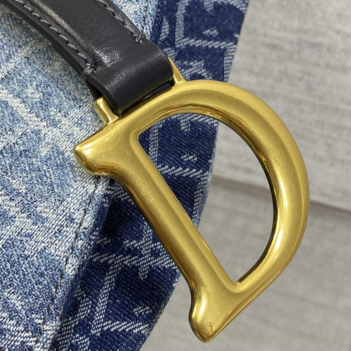 Dior Saddle Bag With Strap   - FashionPlug