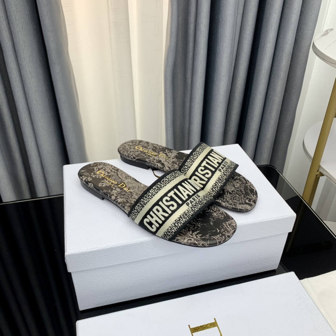 Dior Dway Slide - FashionPlug