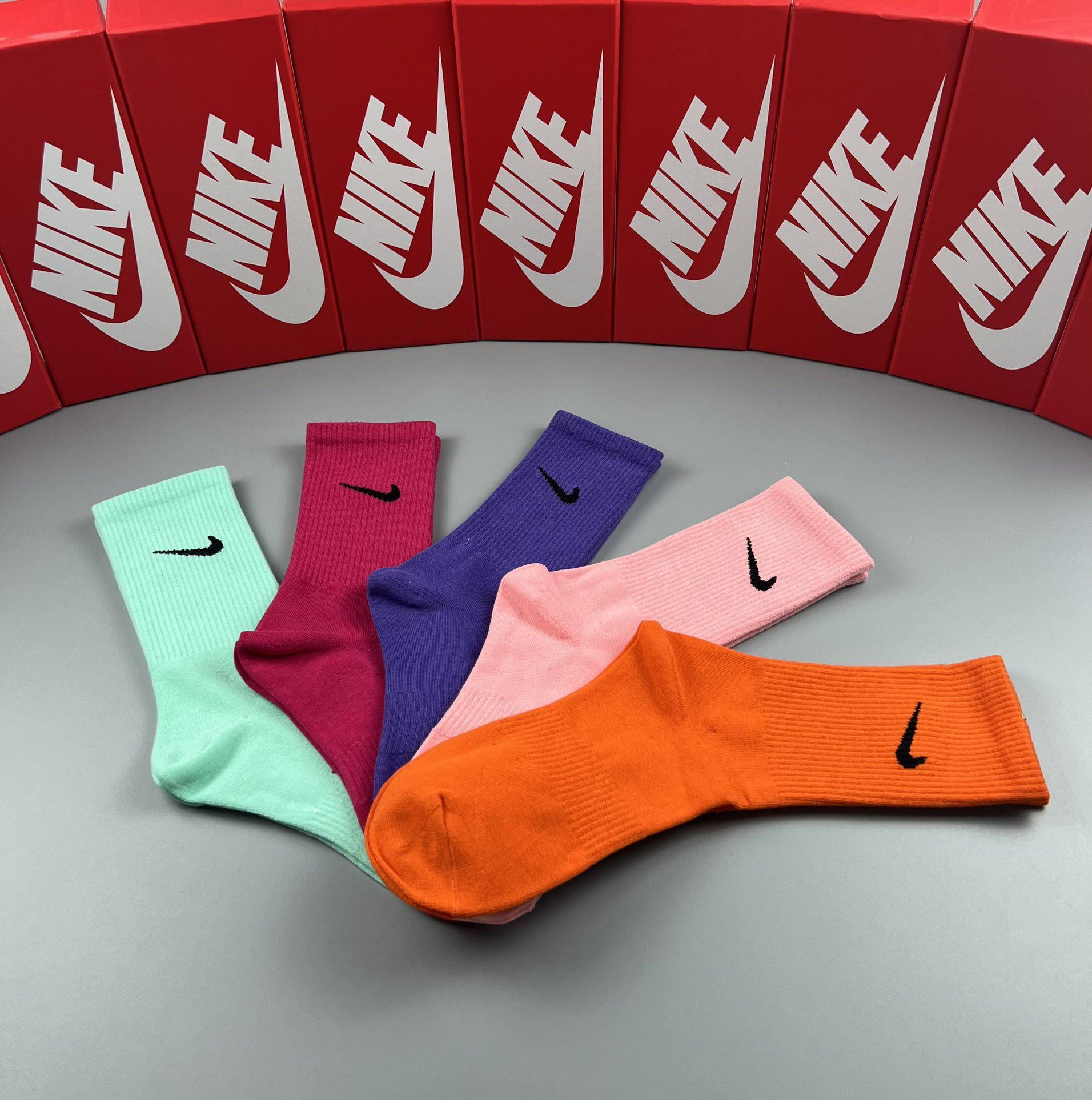 Nike Socks /Box - FashionPlug