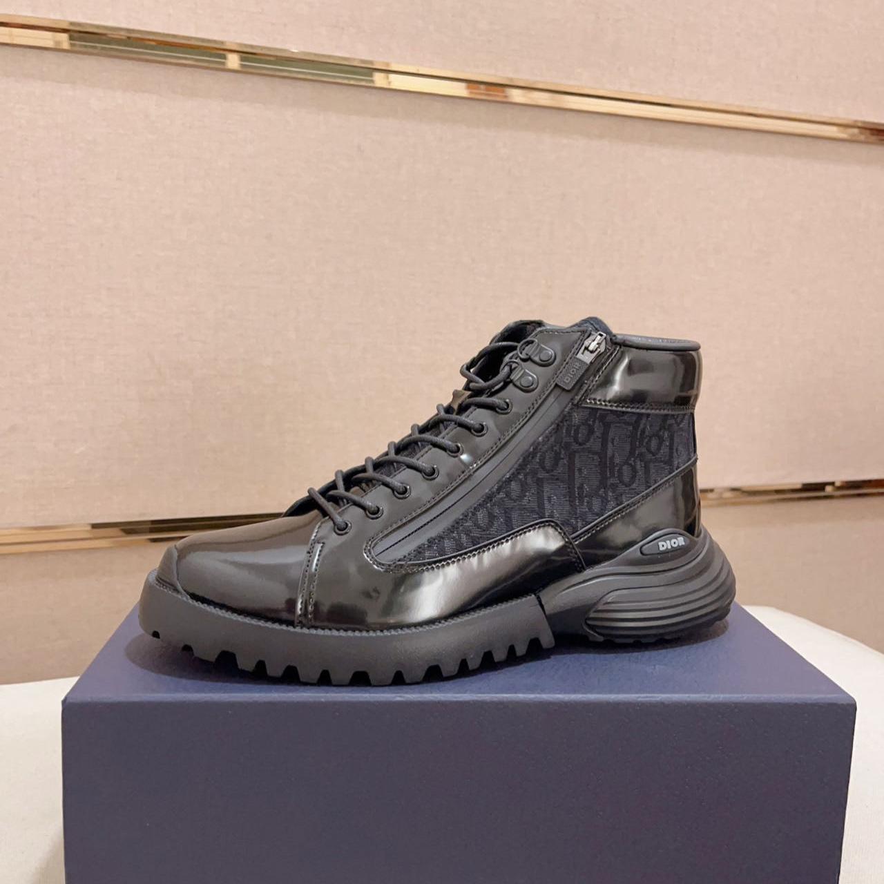 Dior Combat Ankle Boot - FashionPlug