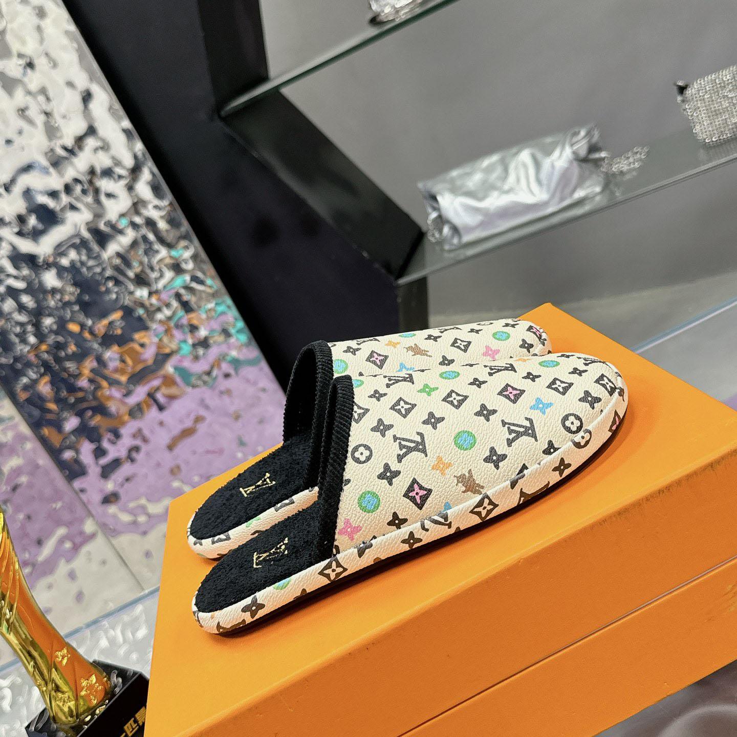 Louis Vuitton LV Palace Slipper    1ACWGN - FashionPlug