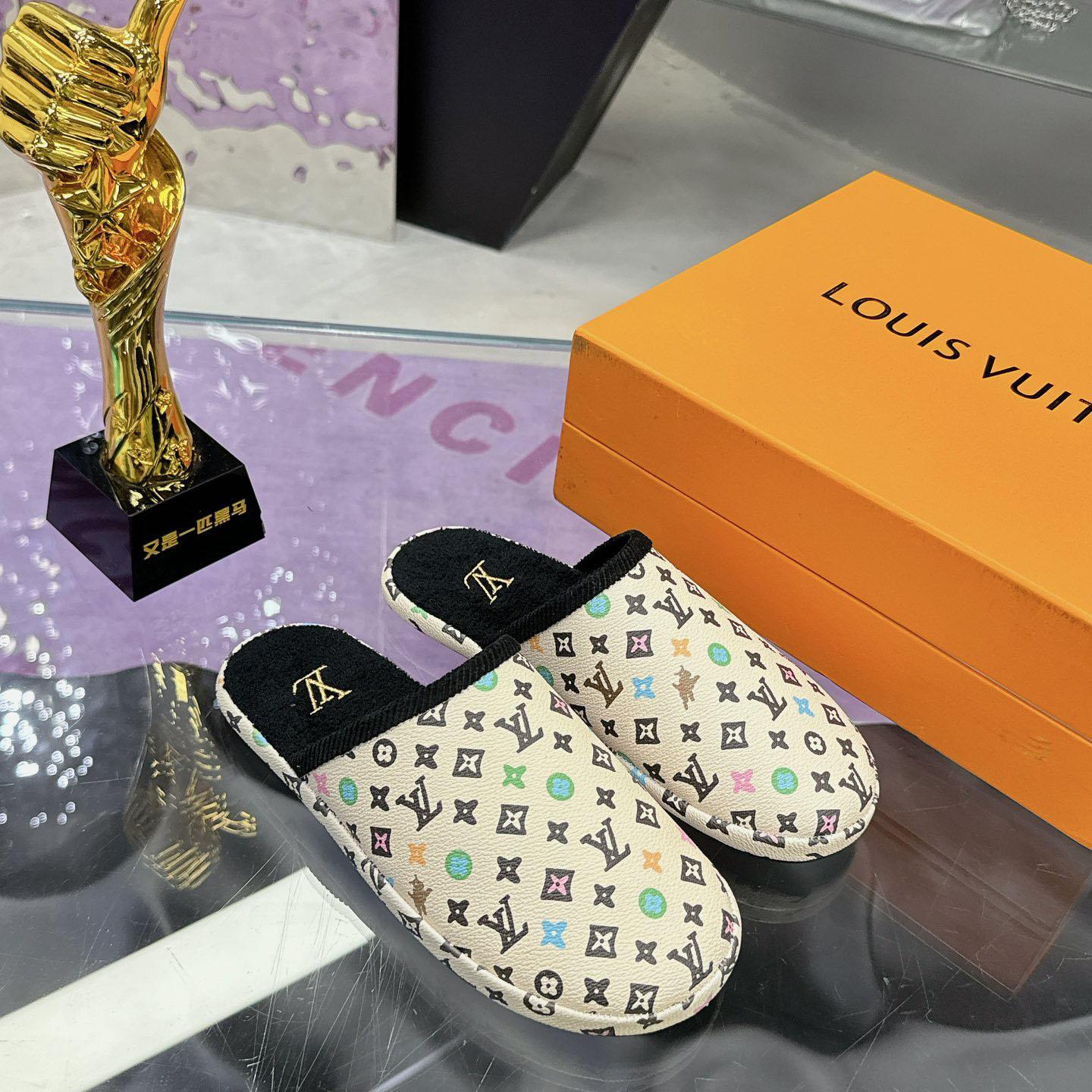Louis Vuitton LV Palace Slipper    1ACWGN - FashionPlug