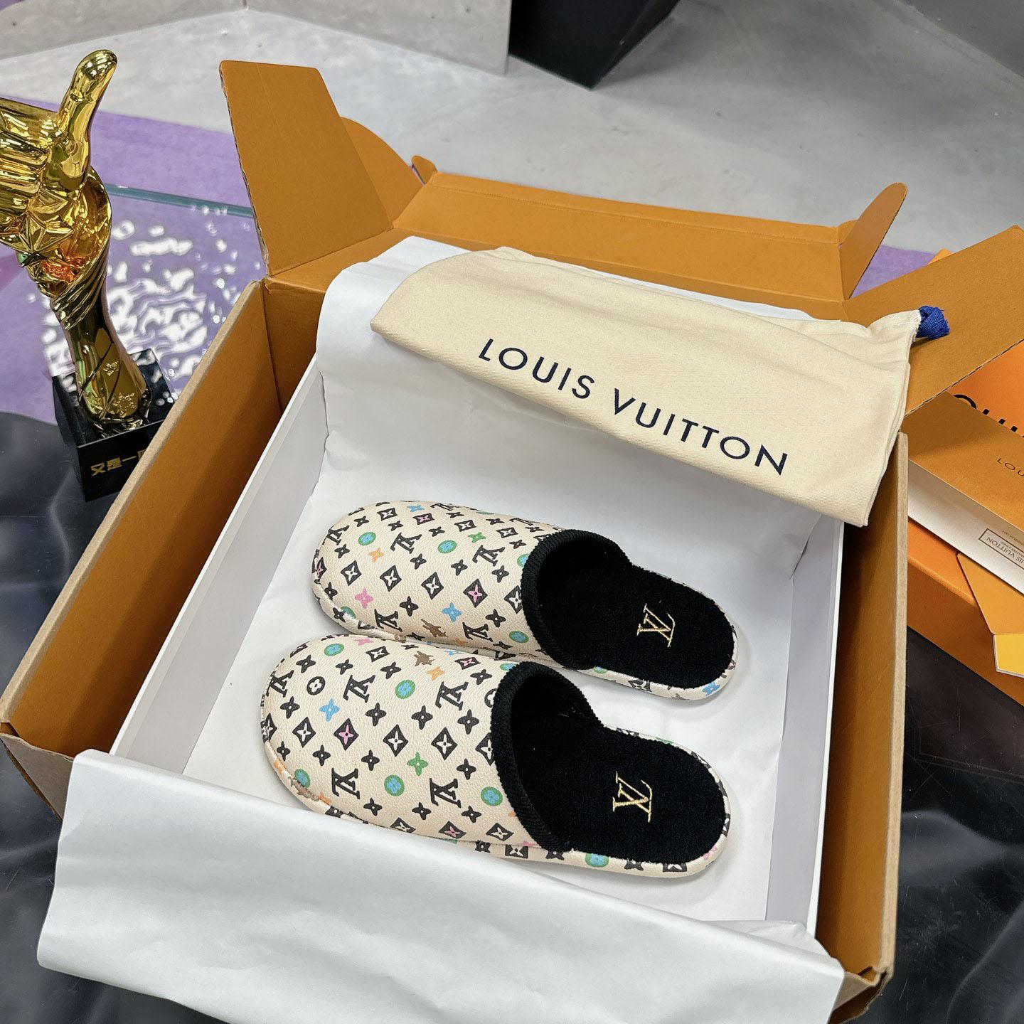 Louis Vuitton LV Palace Slipper    1ACWGN - FashionPlug