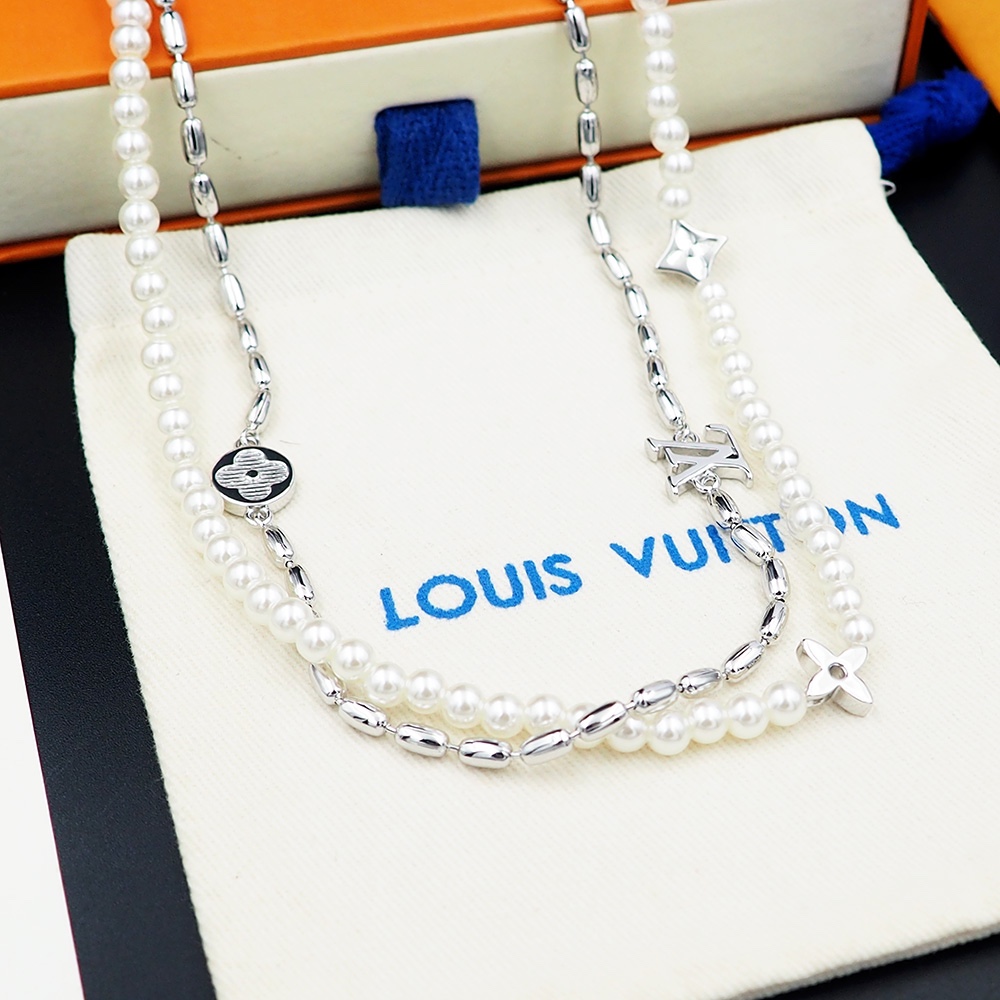 Louis Vuitton Pearls Fusion Necklace   M01781 - FashionPlug