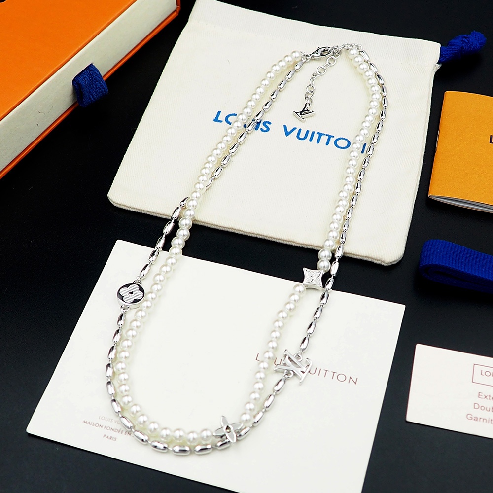 Louis Vuitton Pearls Fusion Necklace   M01781 - FashionPlug