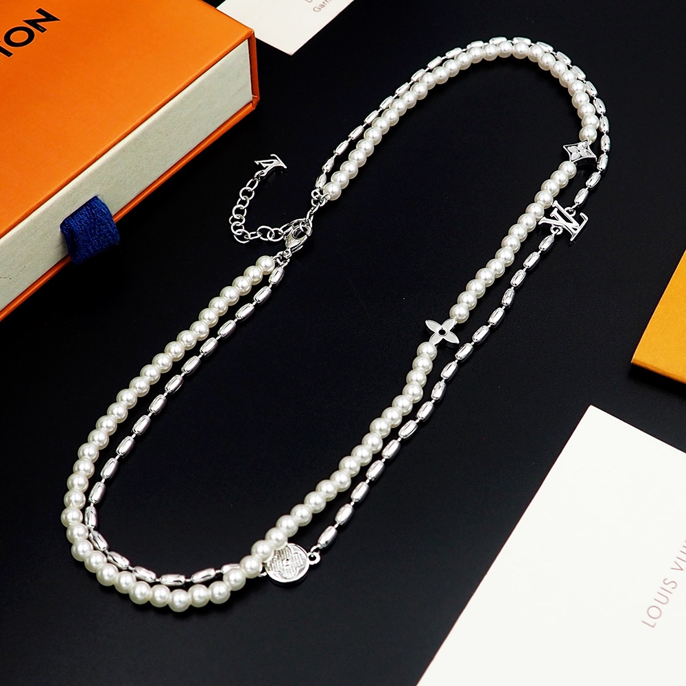 Louis Vuitton Pearls Fusion Necklace   M01781 - FashionPlug