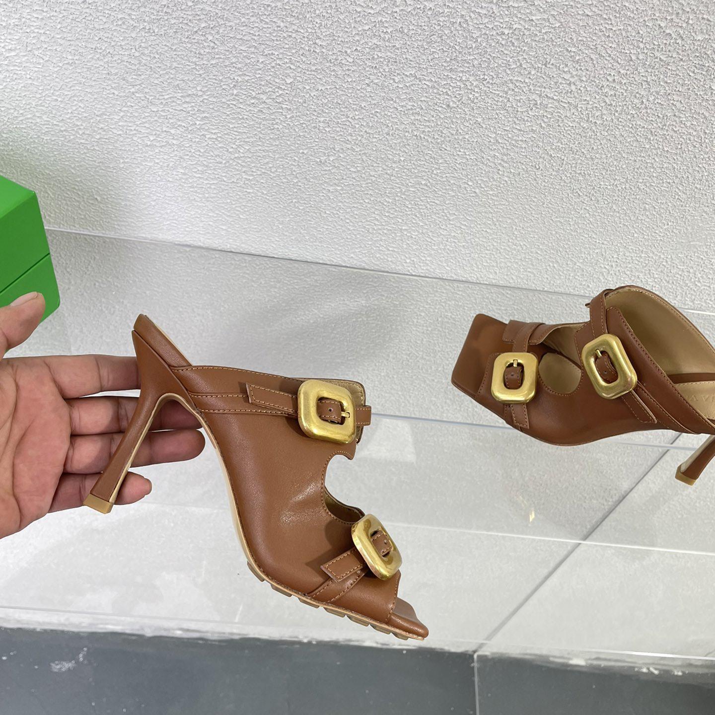 Bottega Veneta Stretch Buckle Mule Sandal - FashionPlug