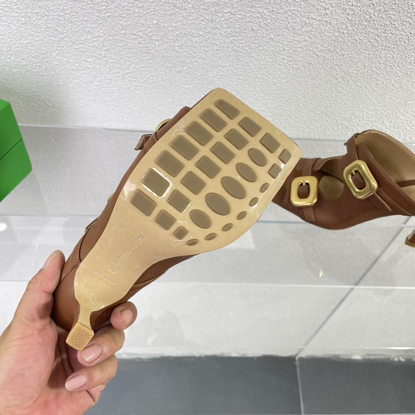 Bottega Veneta Stretch Buckle Mule Sandal - FashionPlug