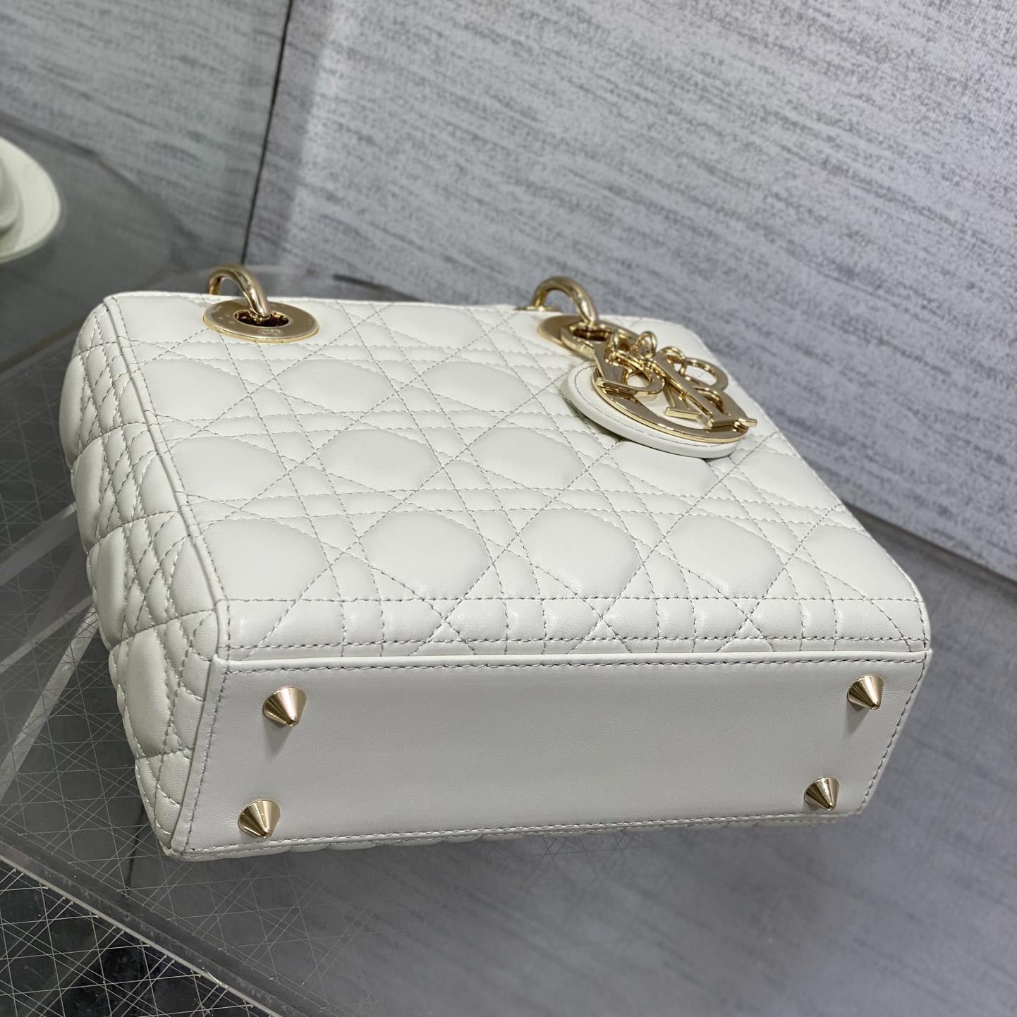 Dior Lady Dior Bag  （20*8*17cm） - FashionPlug