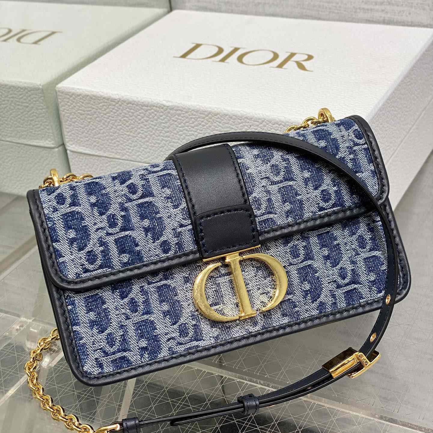 Dior 30 Montaigne East-West Bag With Chain - FashionPlug