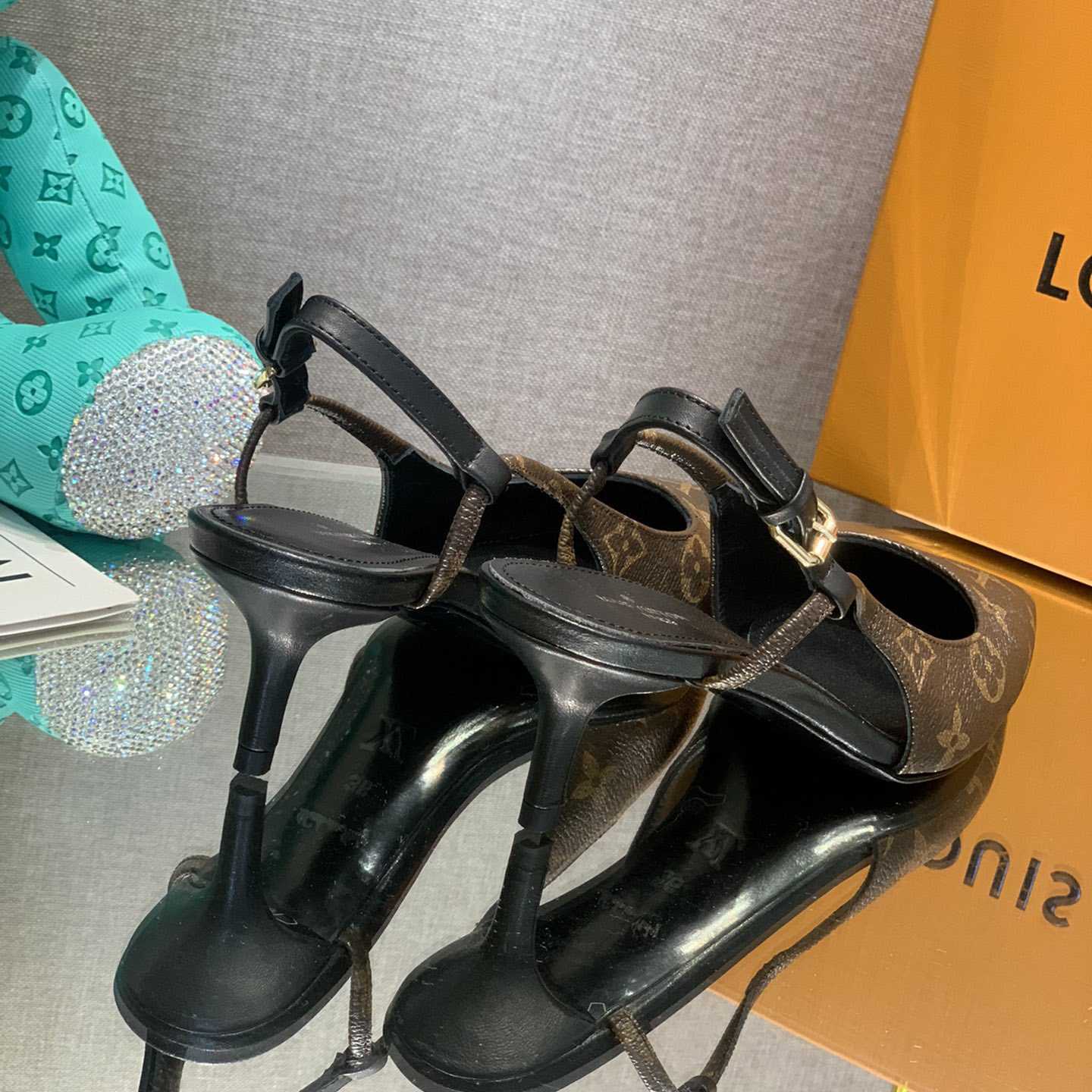 Louis Vuitton Cherie Slingback Pump - FashionPlug