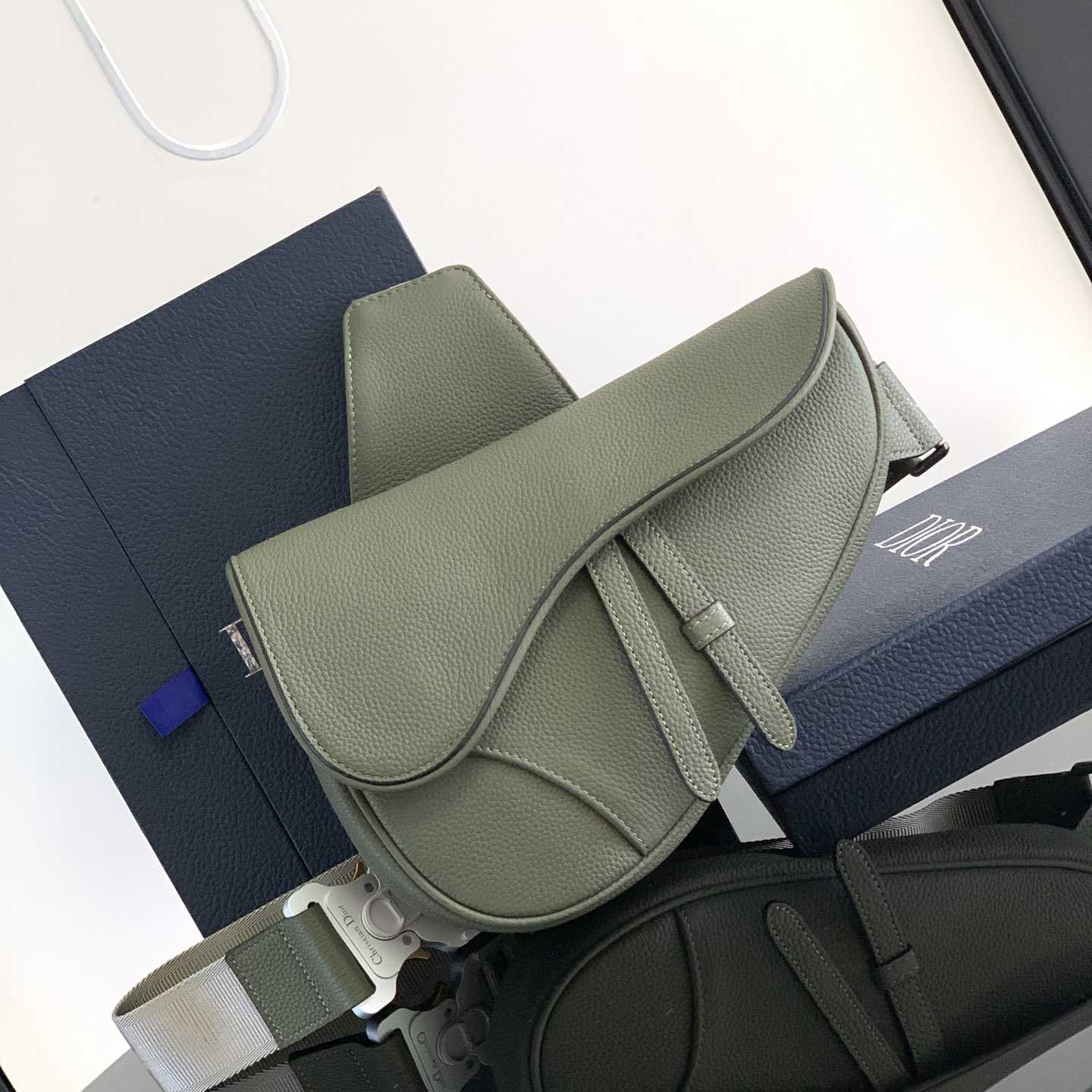 Dior Saddle Bag - FashionPlug