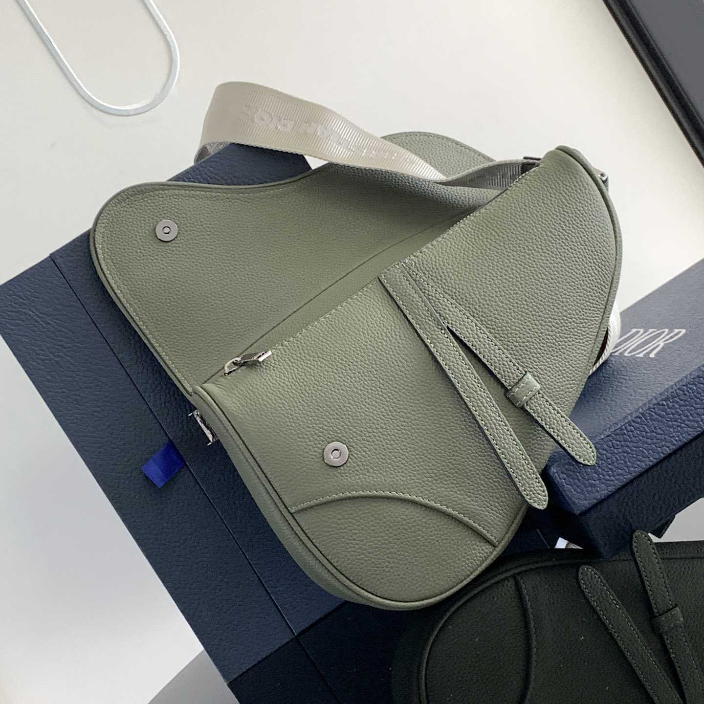 Dior Saddle Bag - FashionPlug