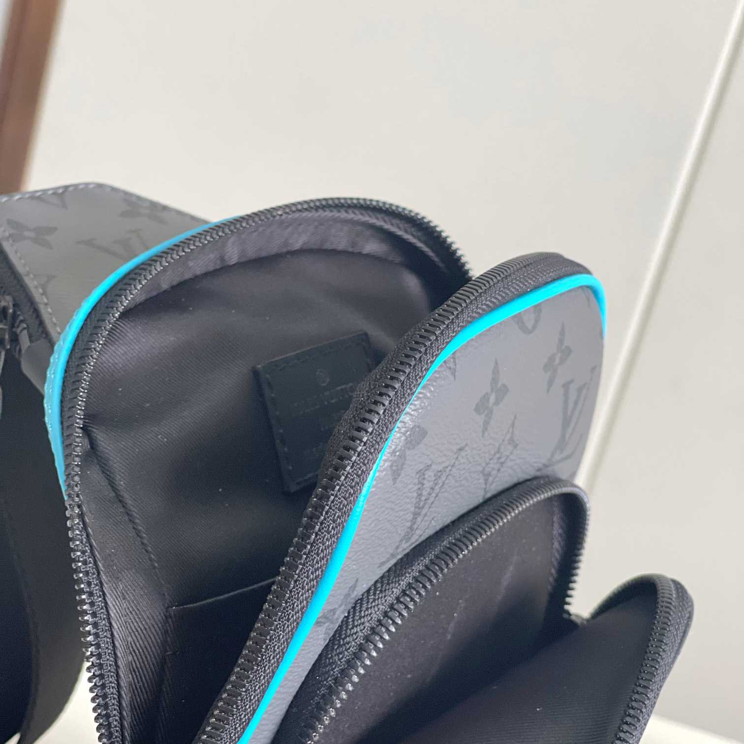 Louis Vuitton Avenue Slingbag PM   M11703 - FashionPlug