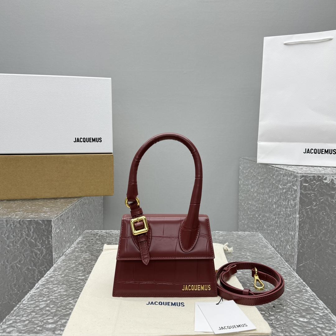 Jacquemus Le Chiquito Moyen Boucle - FashionPlug
