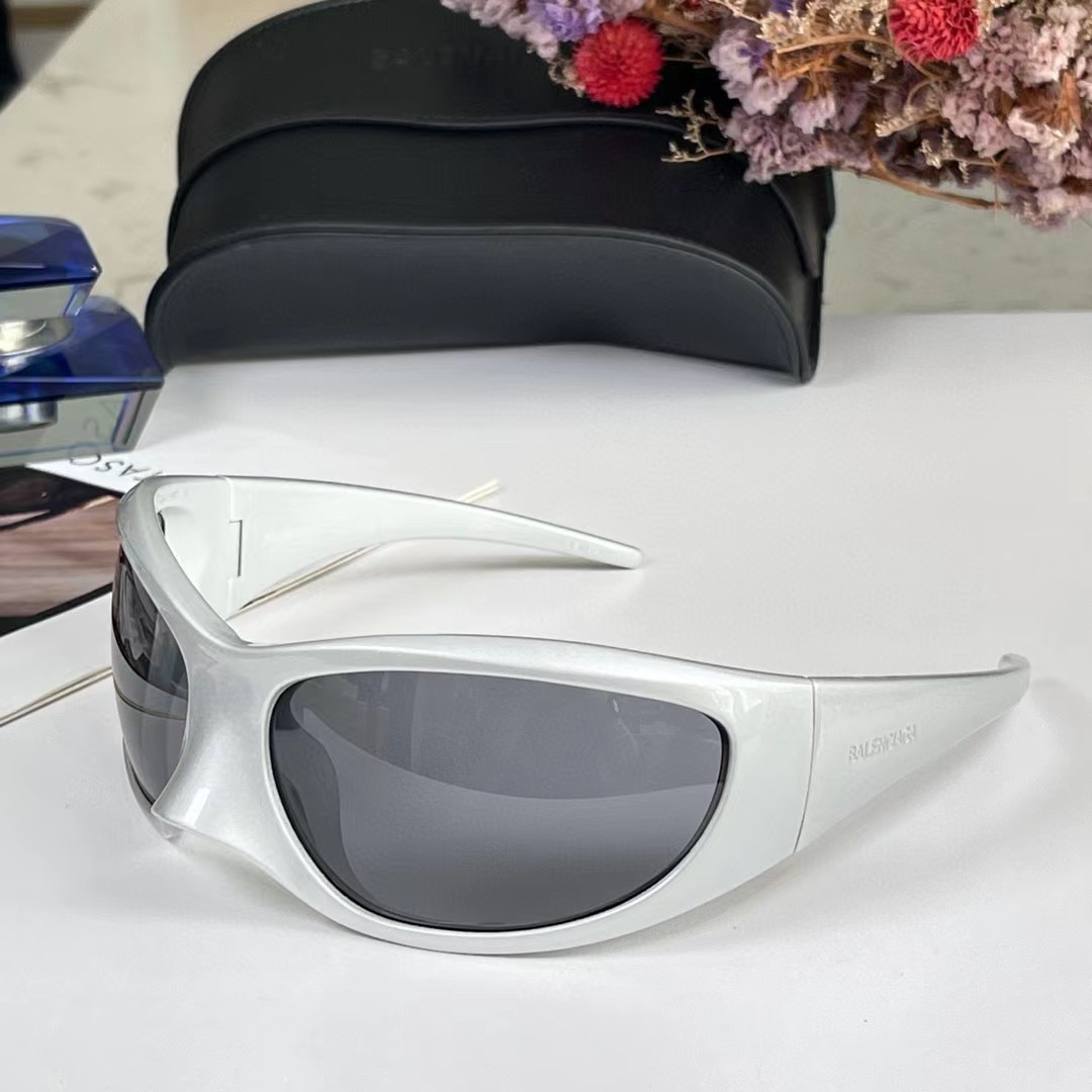 Balenciaga Sunglasses - FashionPlug
