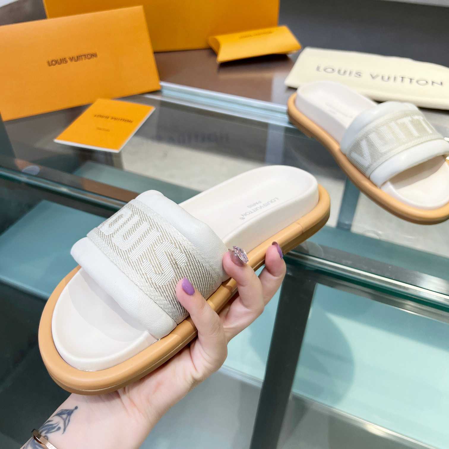 Louis Vuitton LV Bliss Comfort Mule   1ACTIR - FashionPlug