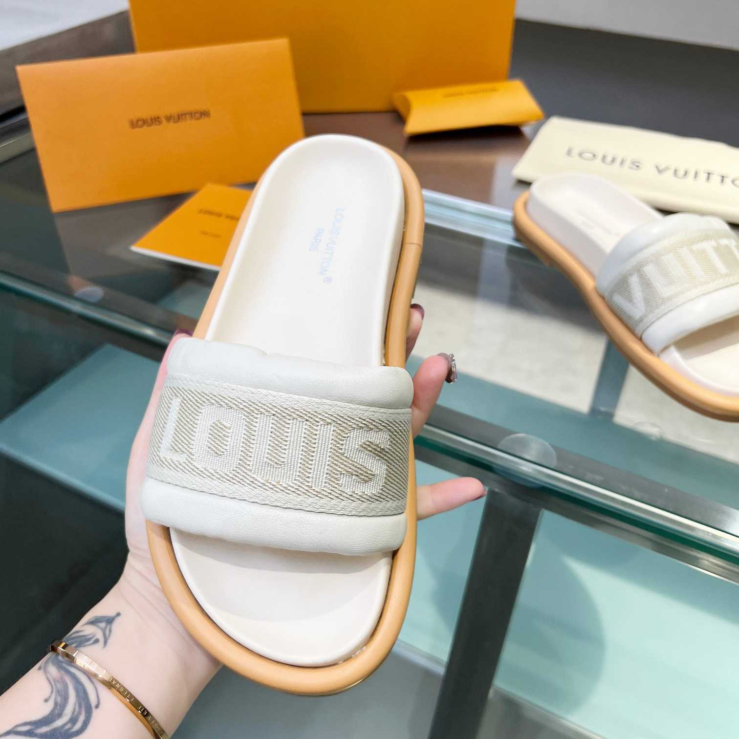 Louis Vuitton LV Bliss Comfort Mule   1ACTIR - FashionPlug