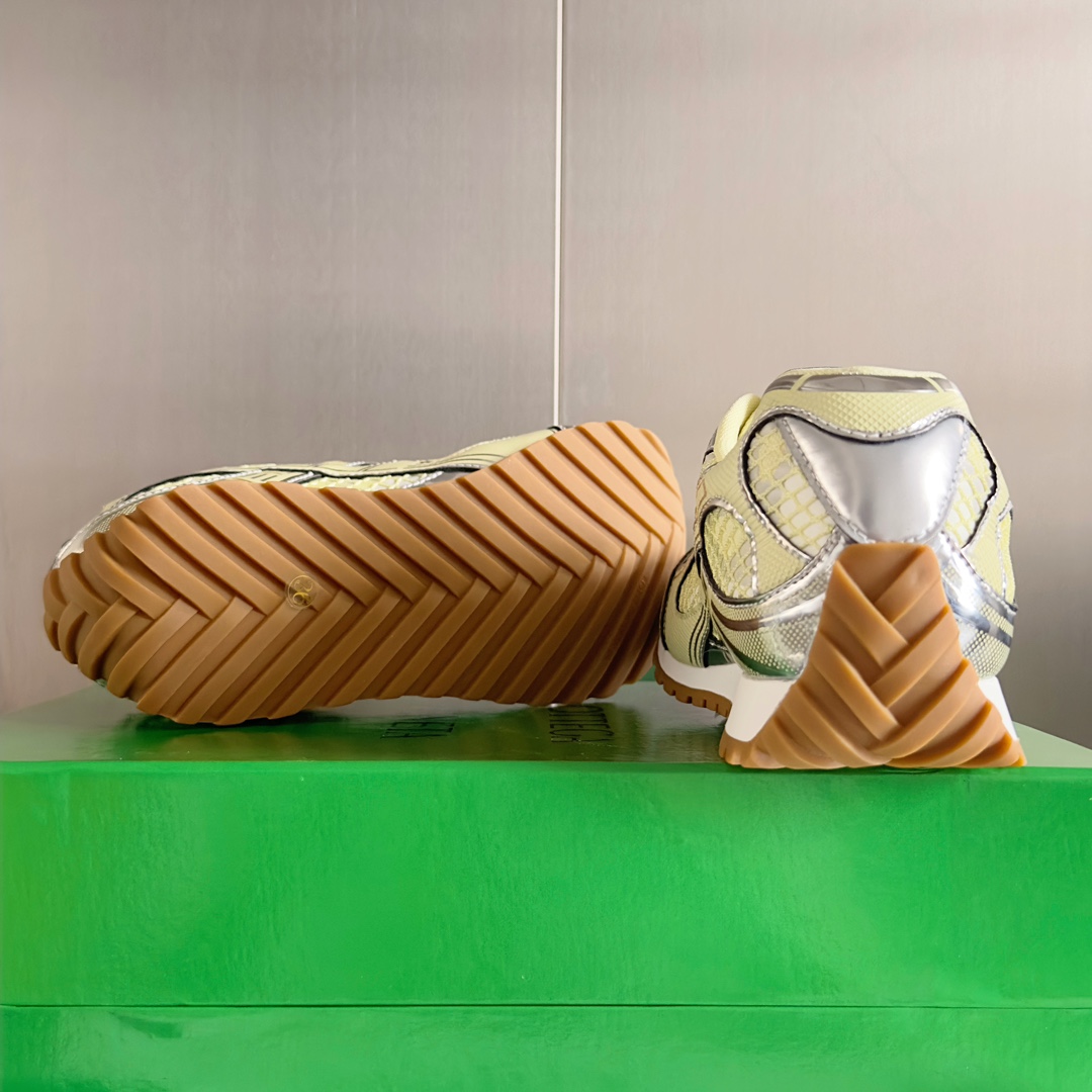 Bottega Veneta Orbit Sneaker - FashionPlug