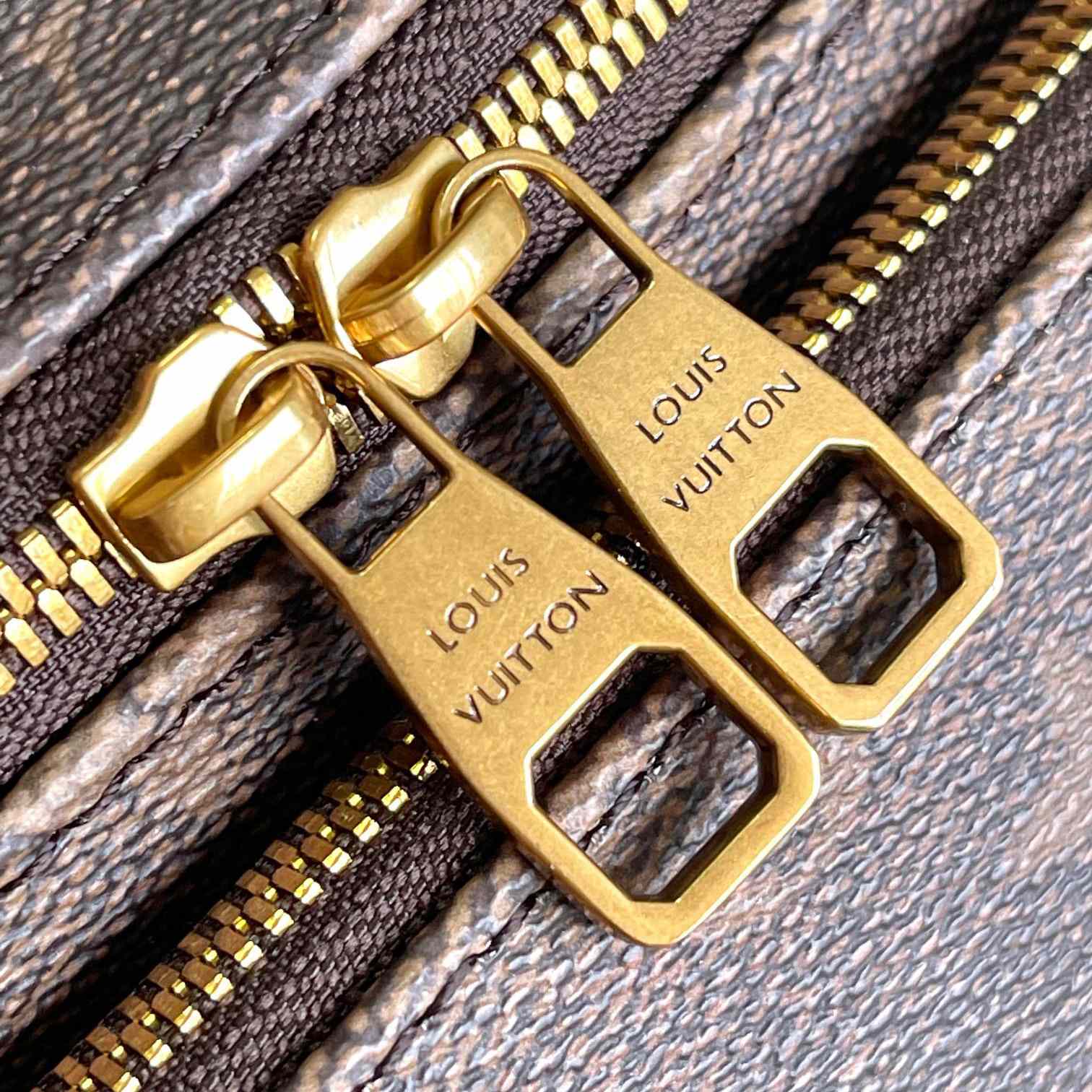 Louis Vuitton Rush Bumbag  M11539 - FashionPlug