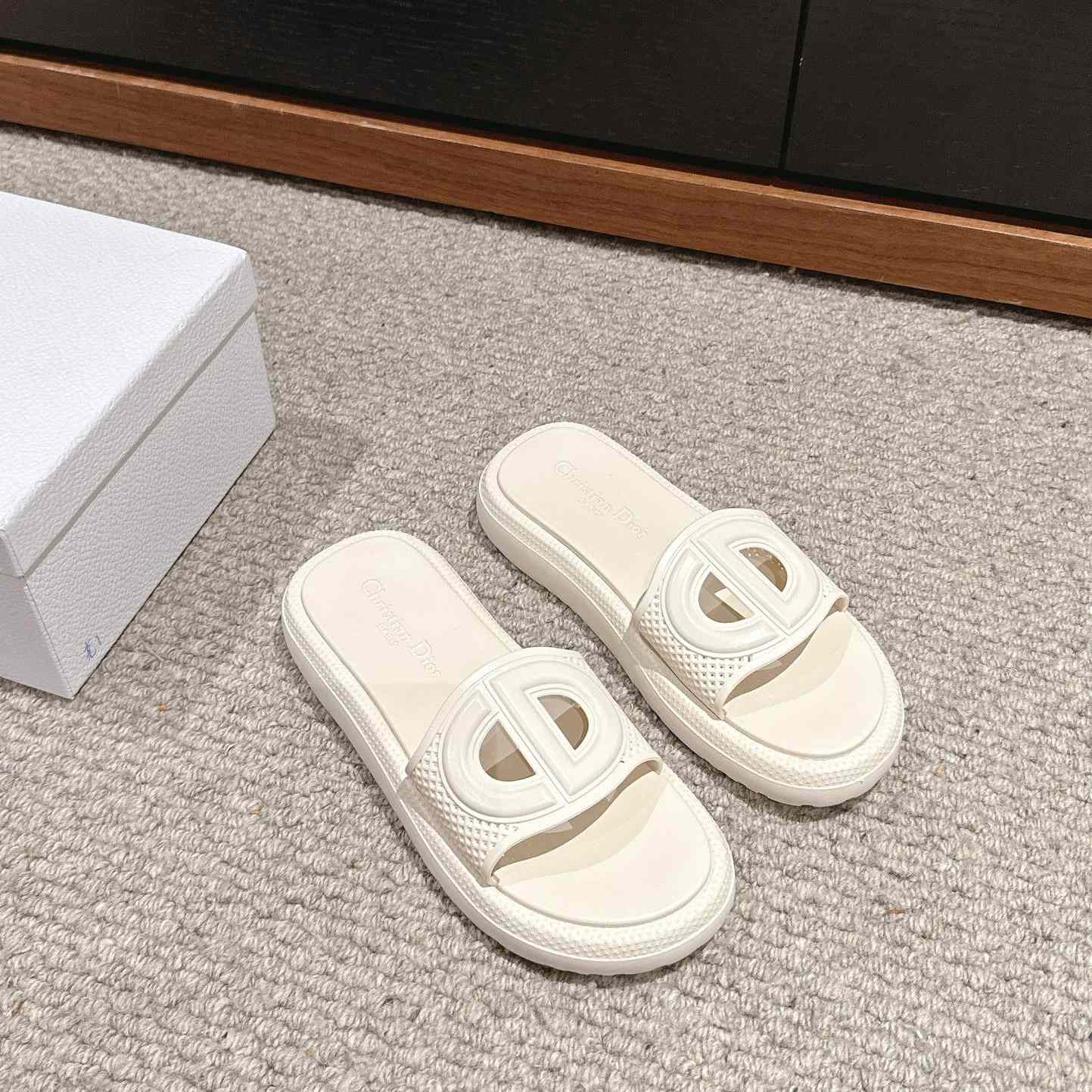 Dior Dioriviera D-Club Slide - FashionPlug