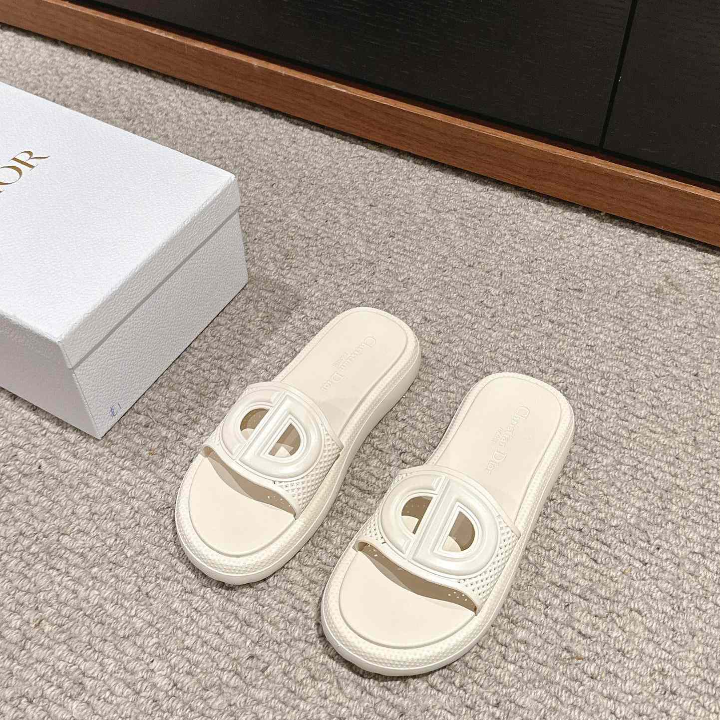 Dior Dioriviera D-Club Slide - FashionPlug