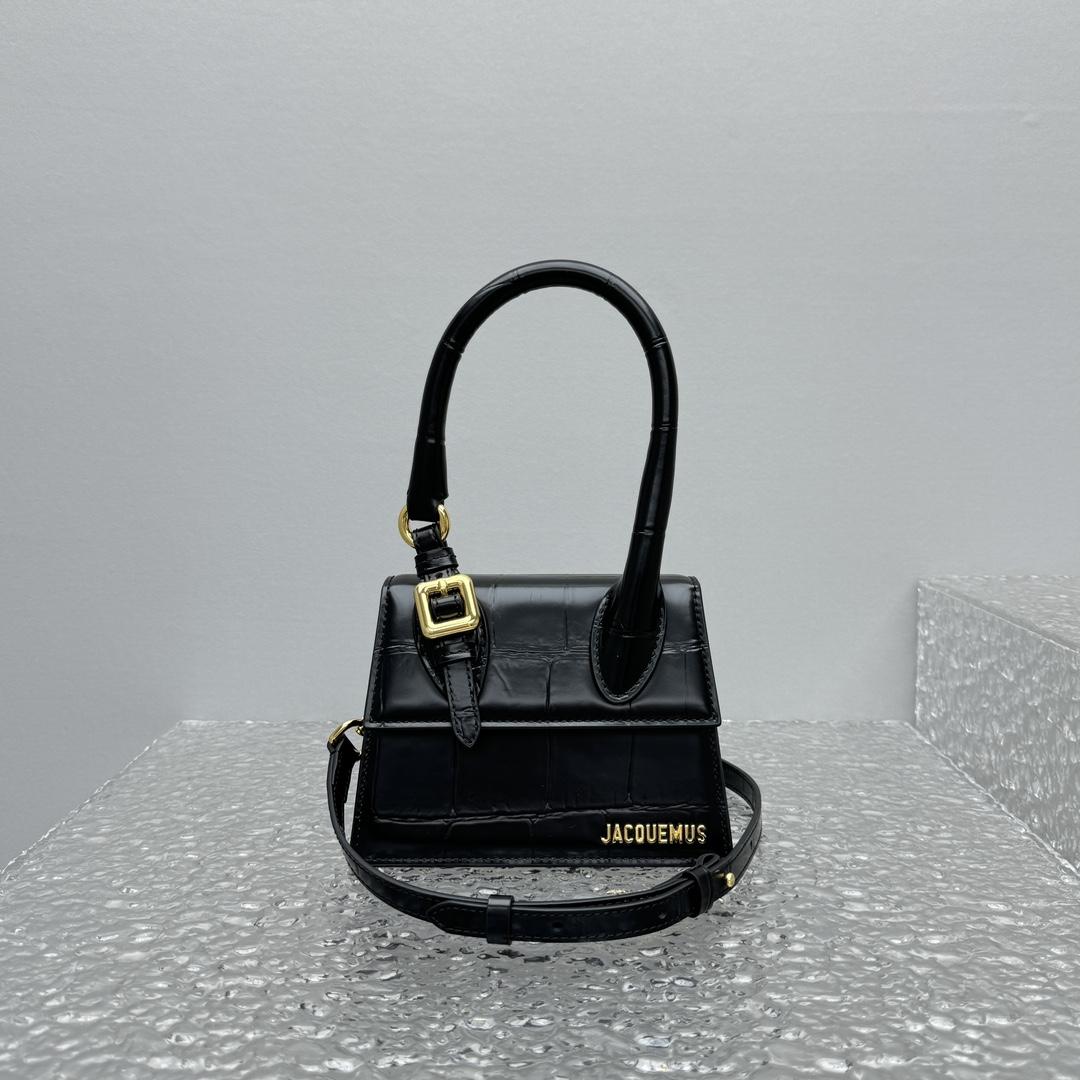 Jacquemus Le Chiquito Moyen Boucle - FashionPlug