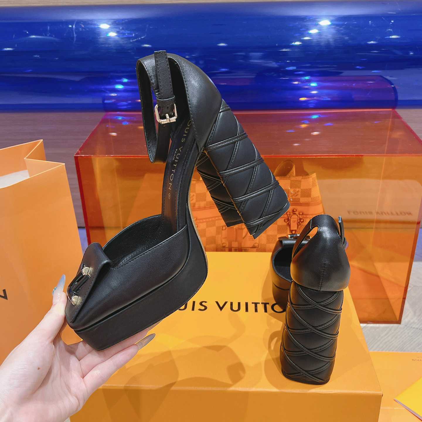 Louis Vuitton Shake Platform Pump  1ACMYU - FashionPlug
