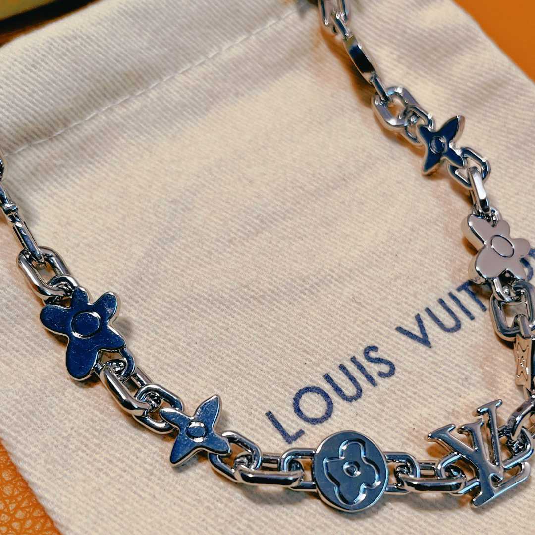 Louis Vuitton Monogram Craggy Necklace  M01880 - FashionPlug