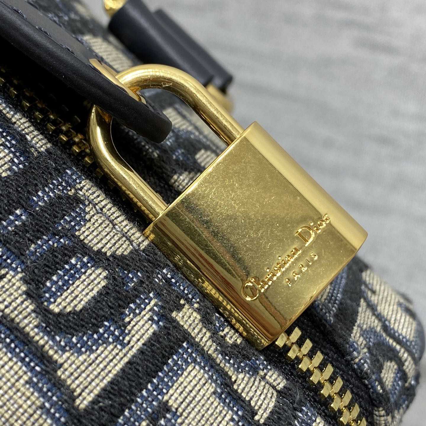 Dior Groove 25 Bag - FashionPlug