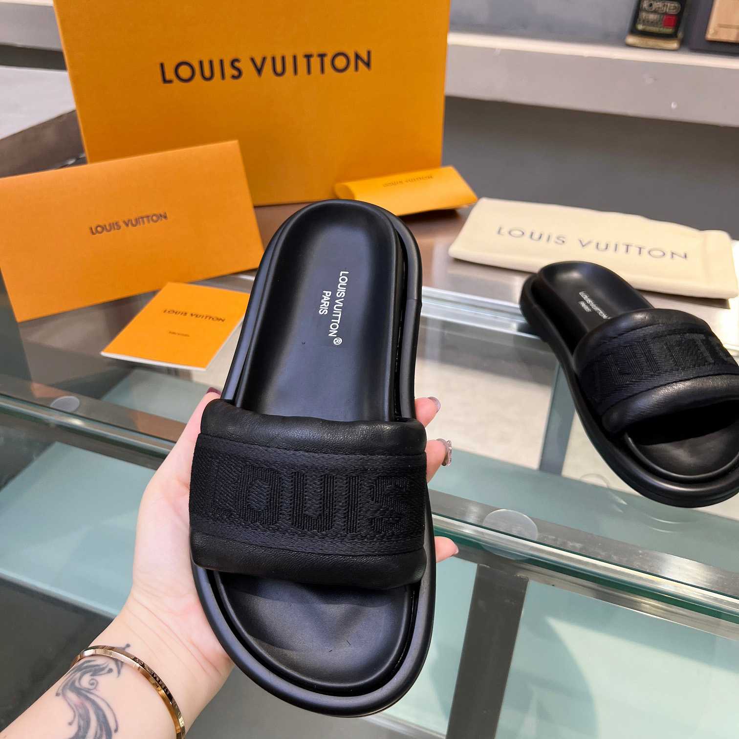 Louis Vuitton LV Bliss Comfort Mule   1ACTJ7 - FashionPlug