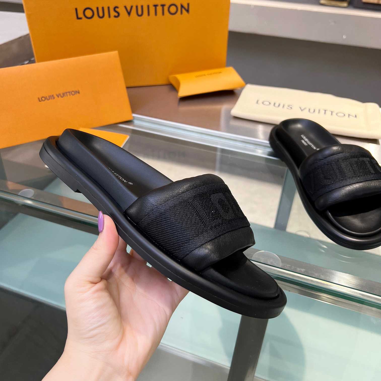 Louis Vuitton LV Bliss Comfort Mule   1ACTJ7 - FashionPlug