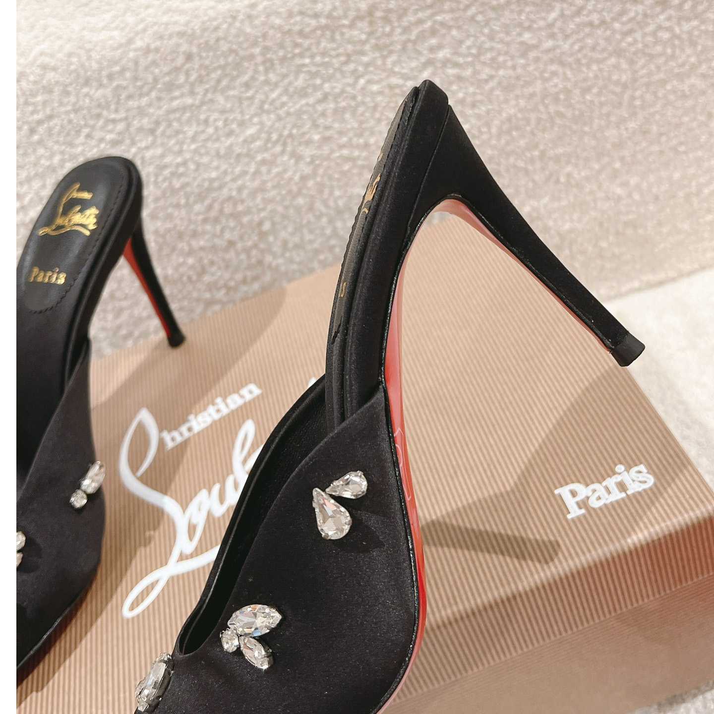 Christian Louboutin Degraqueen 85mm Satin Mules - FashionPlug