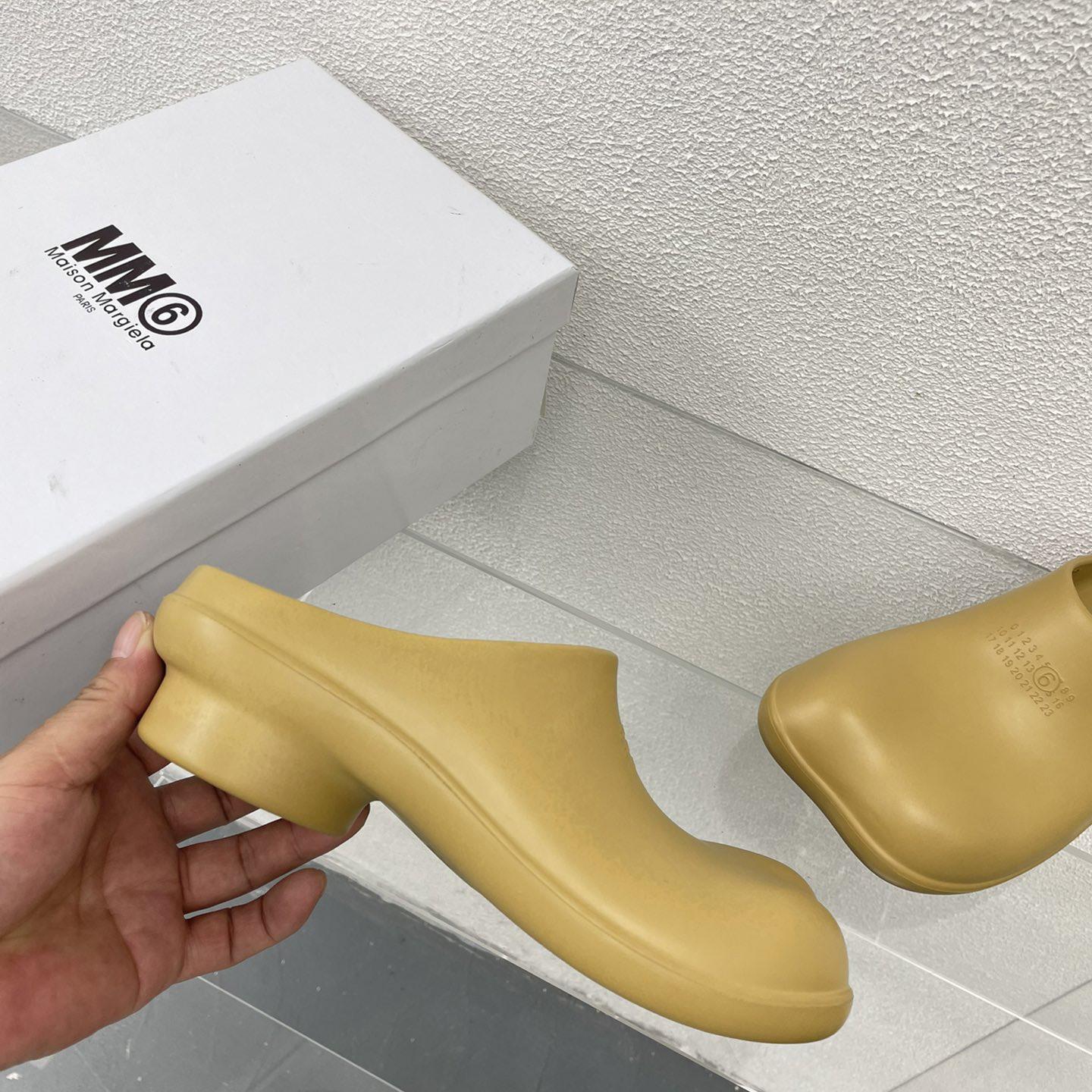 MM6 Maison Margiela Anatomic Numbers-motif Slippers - FashionPlug
