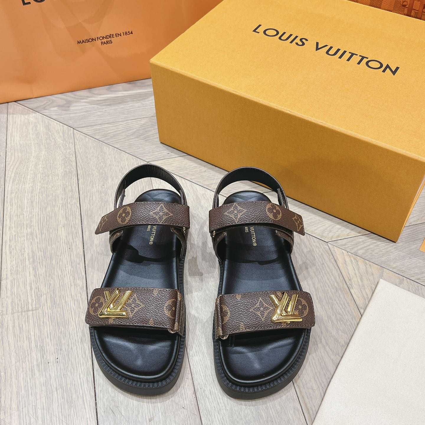 Louis Vuitton LV Sunset Flat Comfort Sandal   1ACL9C - FashionPlug