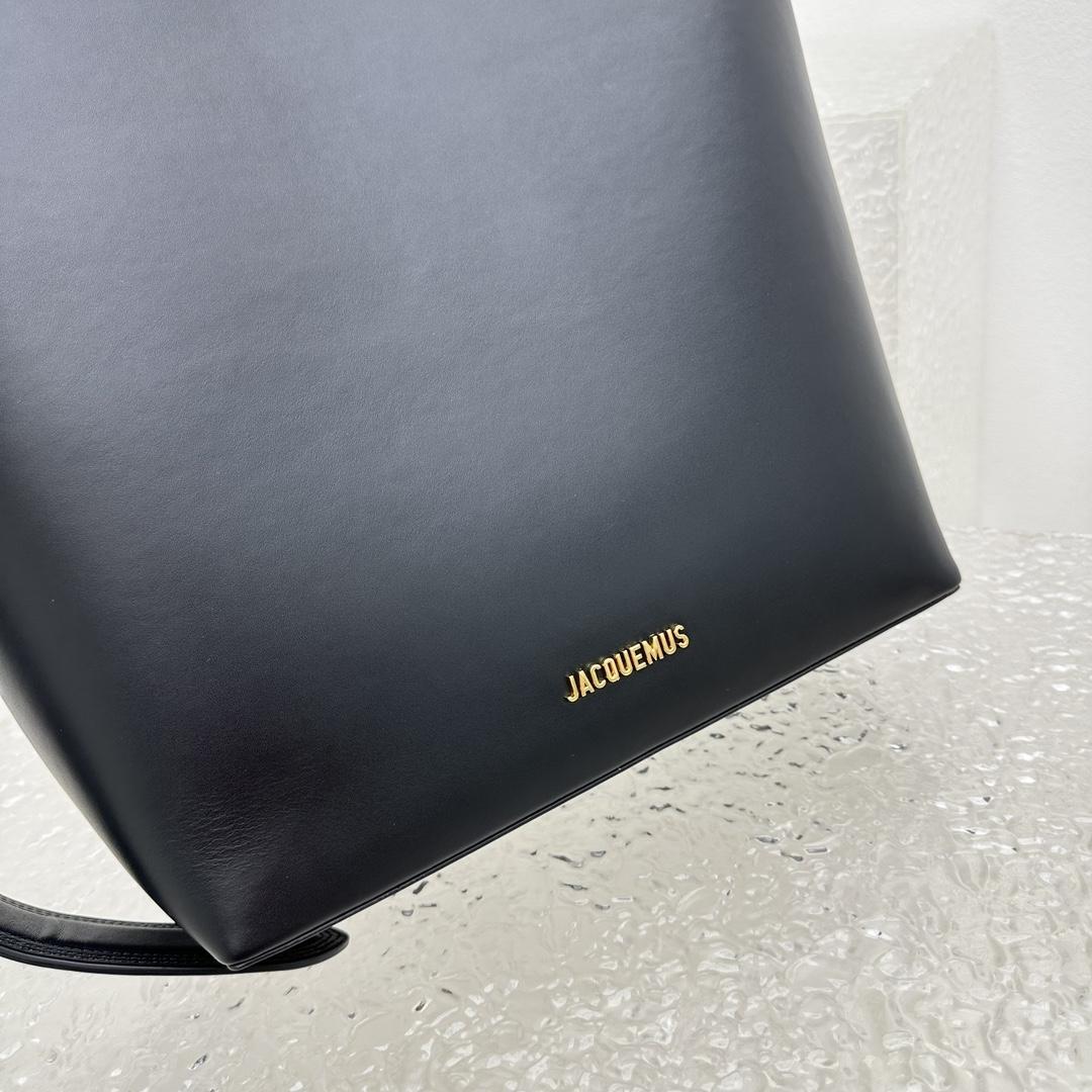 Jacquemus Le Regalo Leather Bucket Bag (30x33x14cm) - FashionPlug