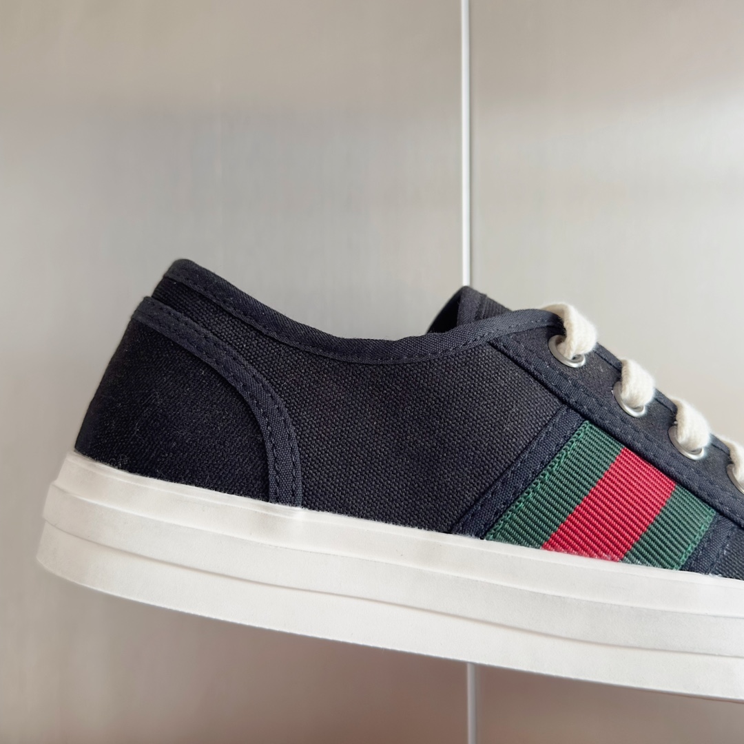 Gucci Sneaker With Web - FashionPlug