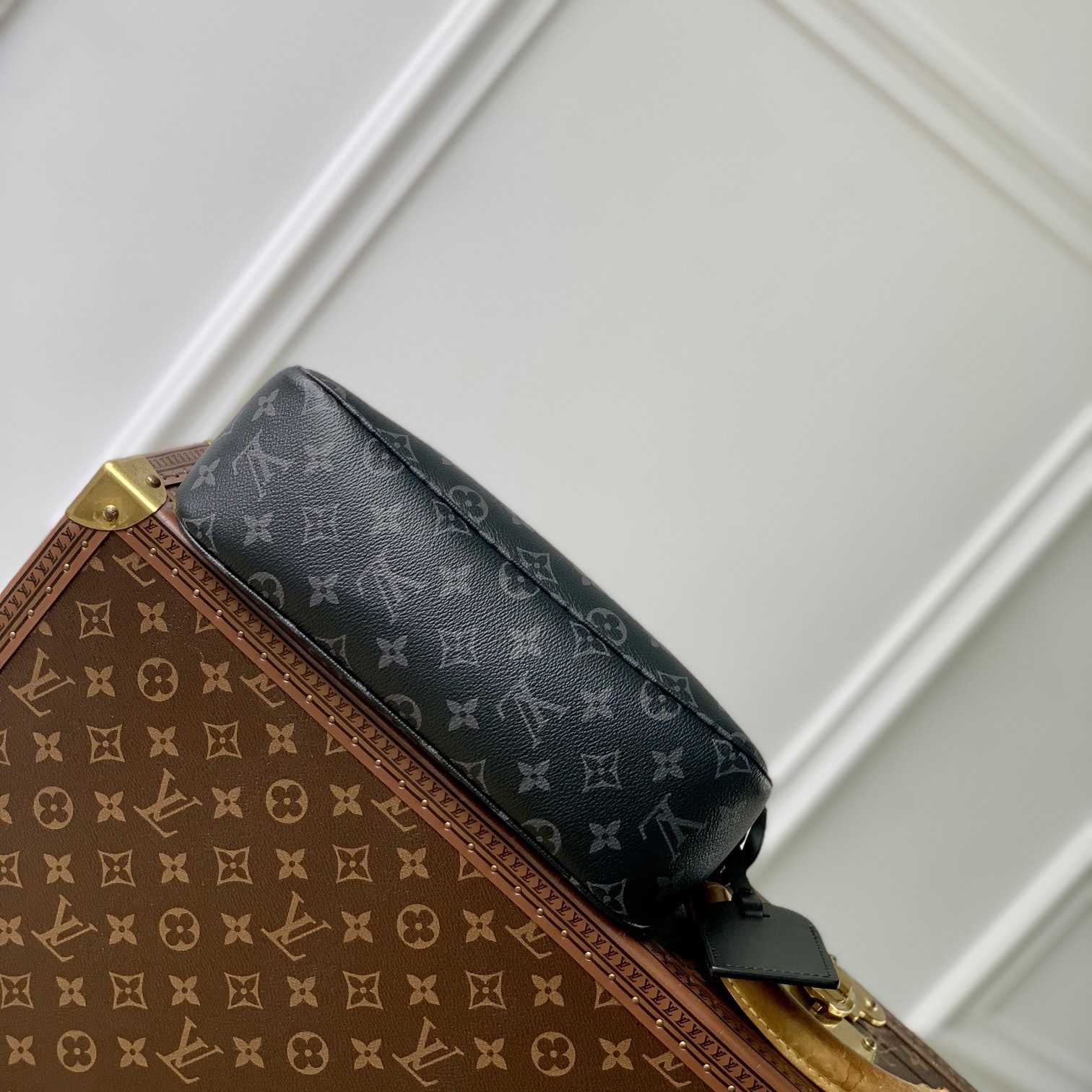 Louis Vuitton Pochette Accessoire XL   M11741 - FashionPlug