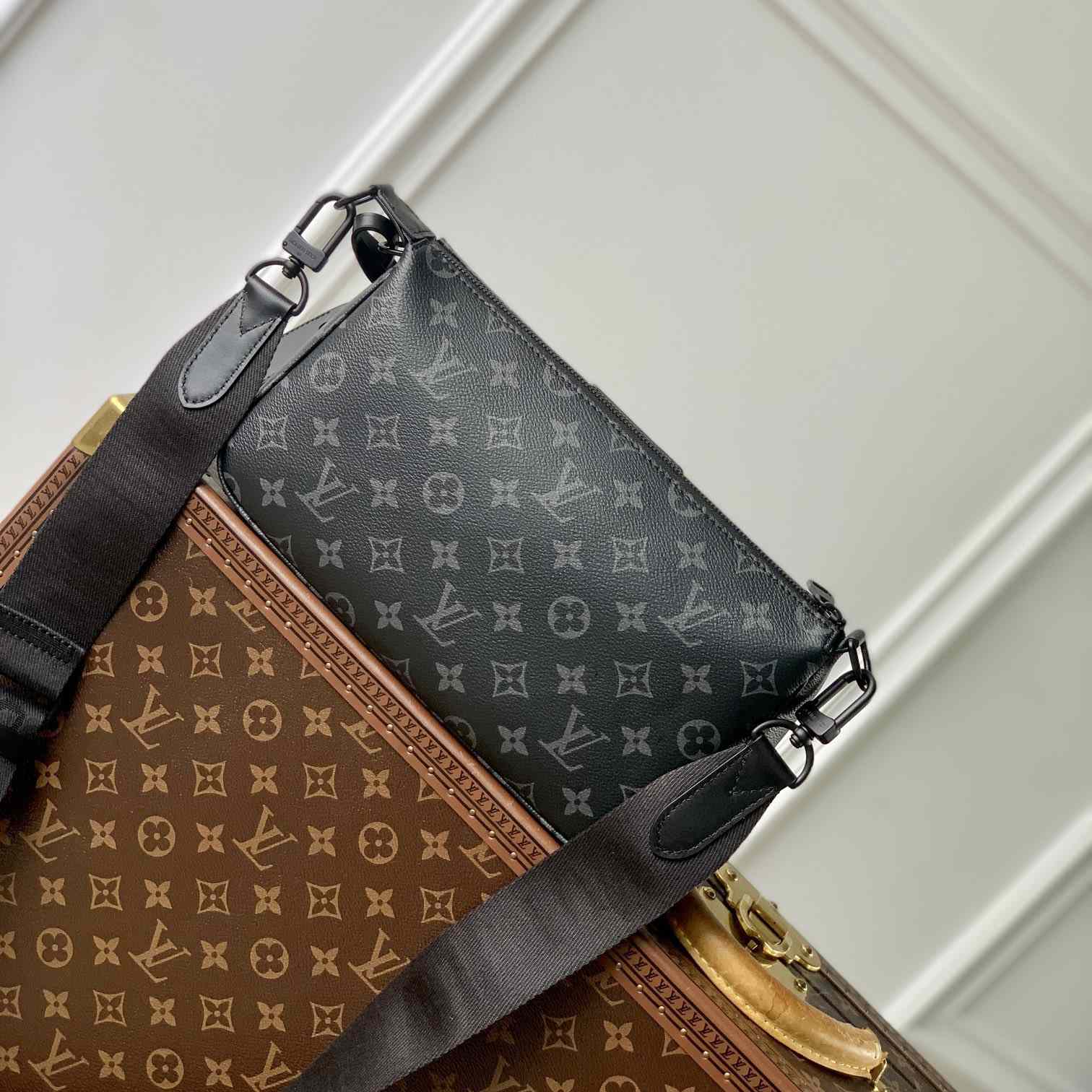 Louis Vuitton Pochette Accessoire XL   M11741 - FashionPlug