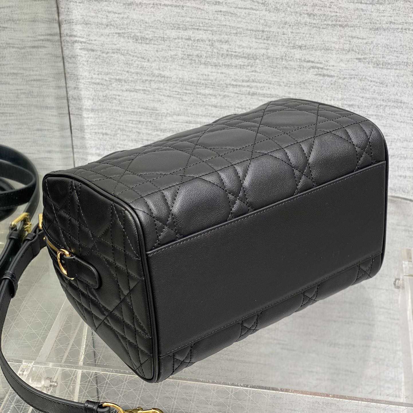 Dior Groove 25 Bag - FashionPlug