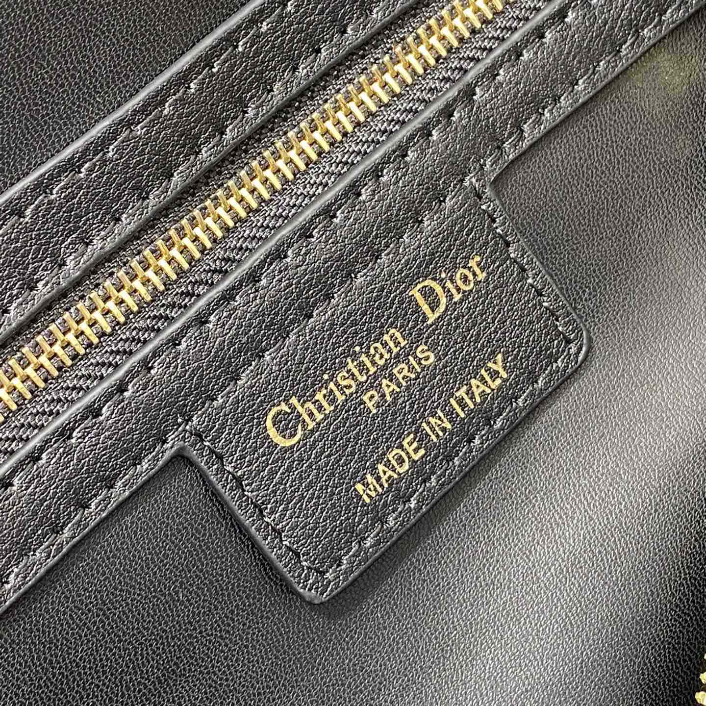 Dior Groove 25 Bag - FashionPlug