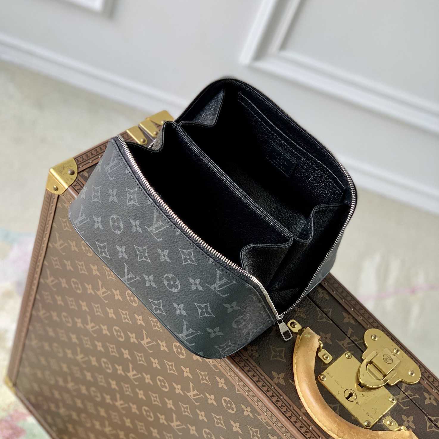Louis Vuitton Toiletry Bag   M11508 - FashionPlug