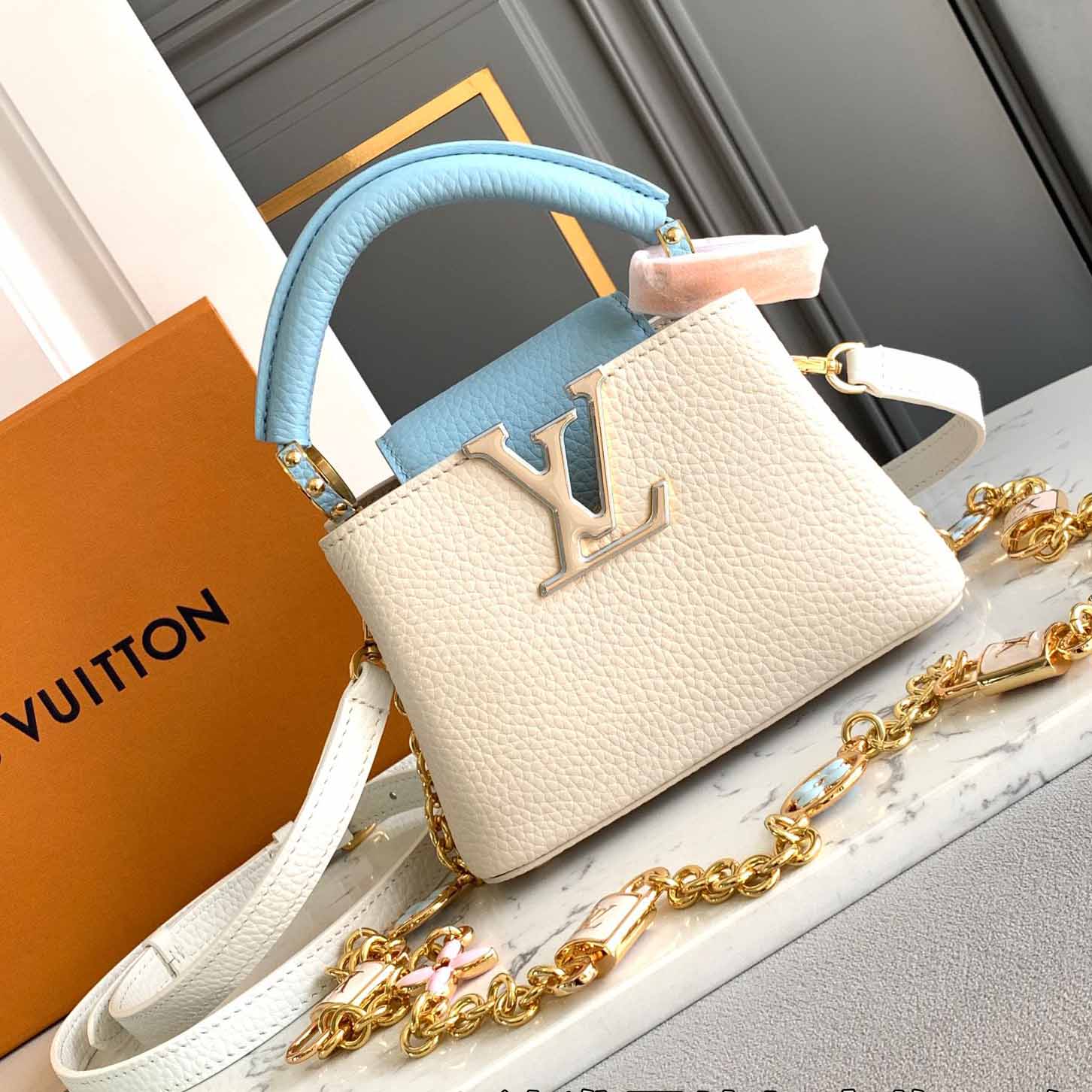 Louis Vuitton Capucines Nano   M23952 - FashionPlug