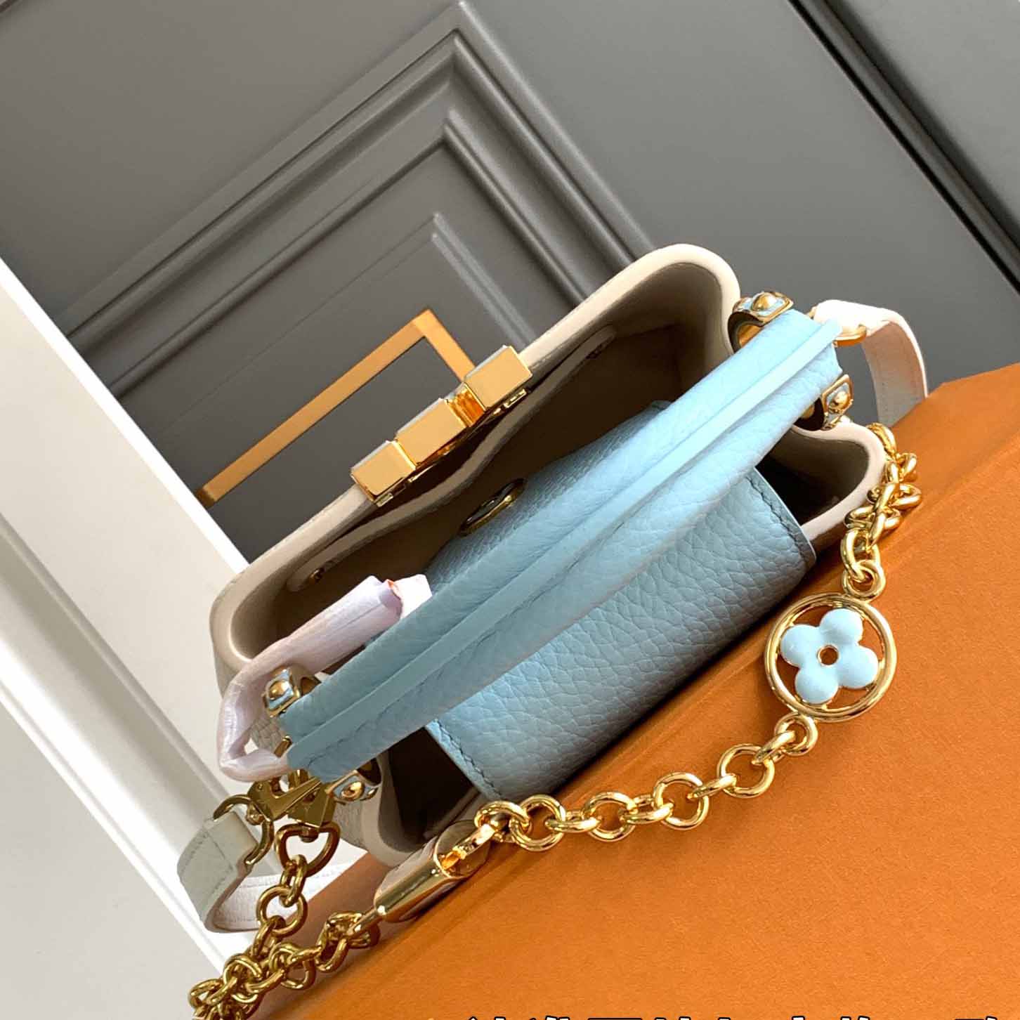 Louis Vuitton Capucines Nano   M23952 - FashionPlug