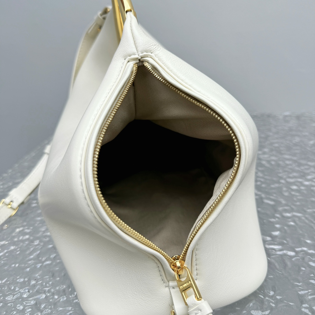 Jacquemus Le Calino Ring Handbag - FashionPlug