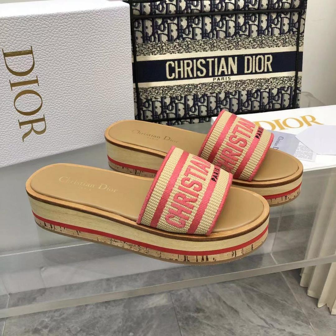 Dior Dioriviera Dway Platform Slide - FashionPlug