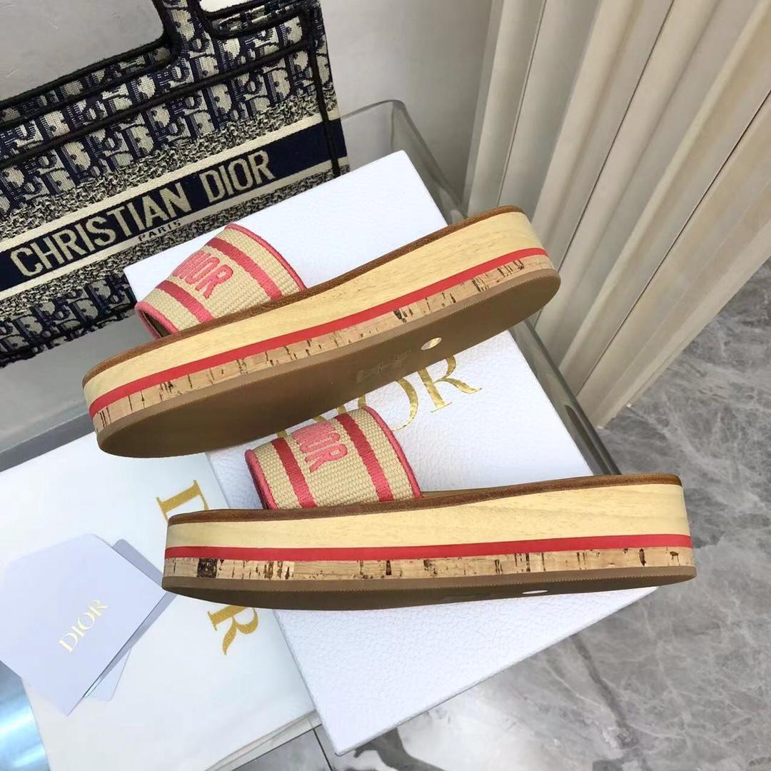 Dior Dioriviera Dway Platform Slide - FashionPlug