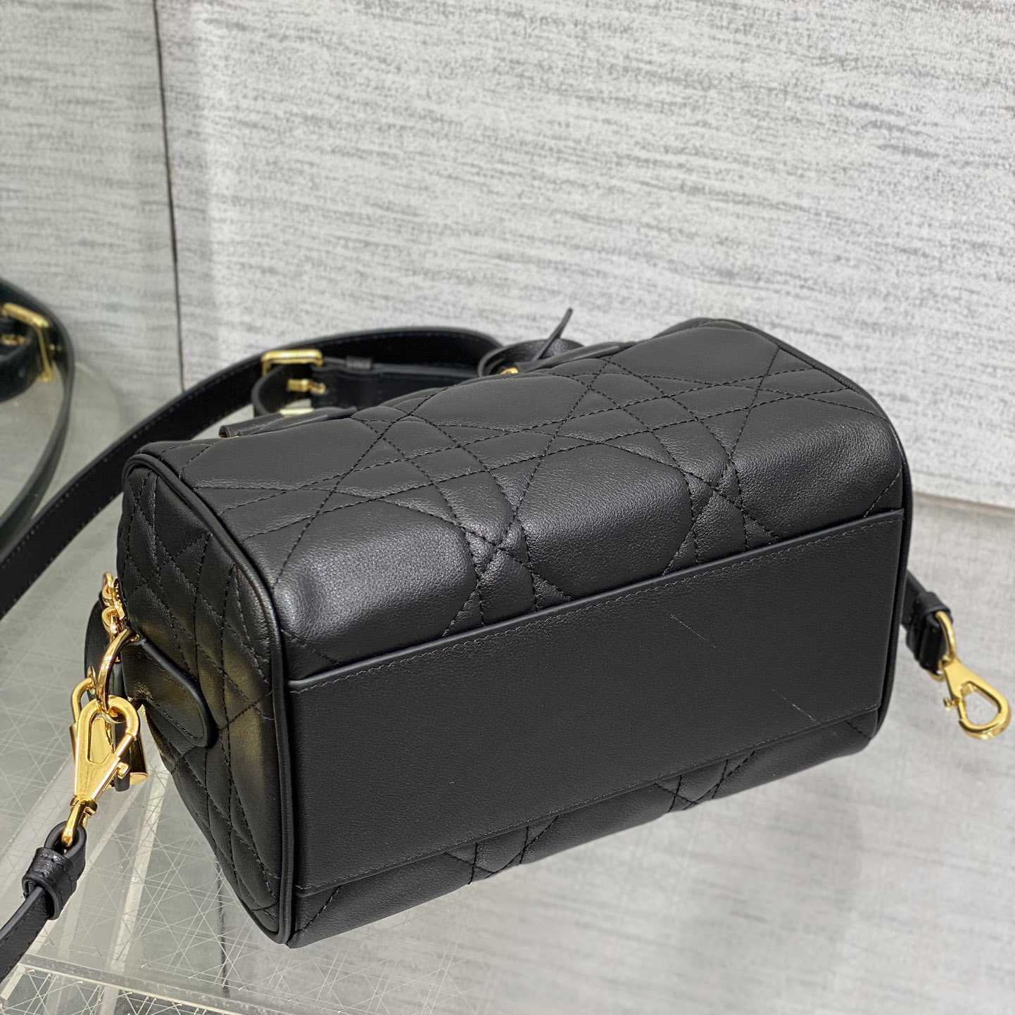 Dior Groove 25 Bag - FashionPlug