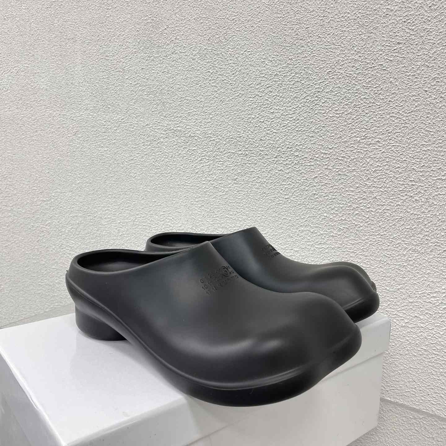 MM6 Maison Margiela Anatomic Numbers-motif Slippers - FashionPlug
