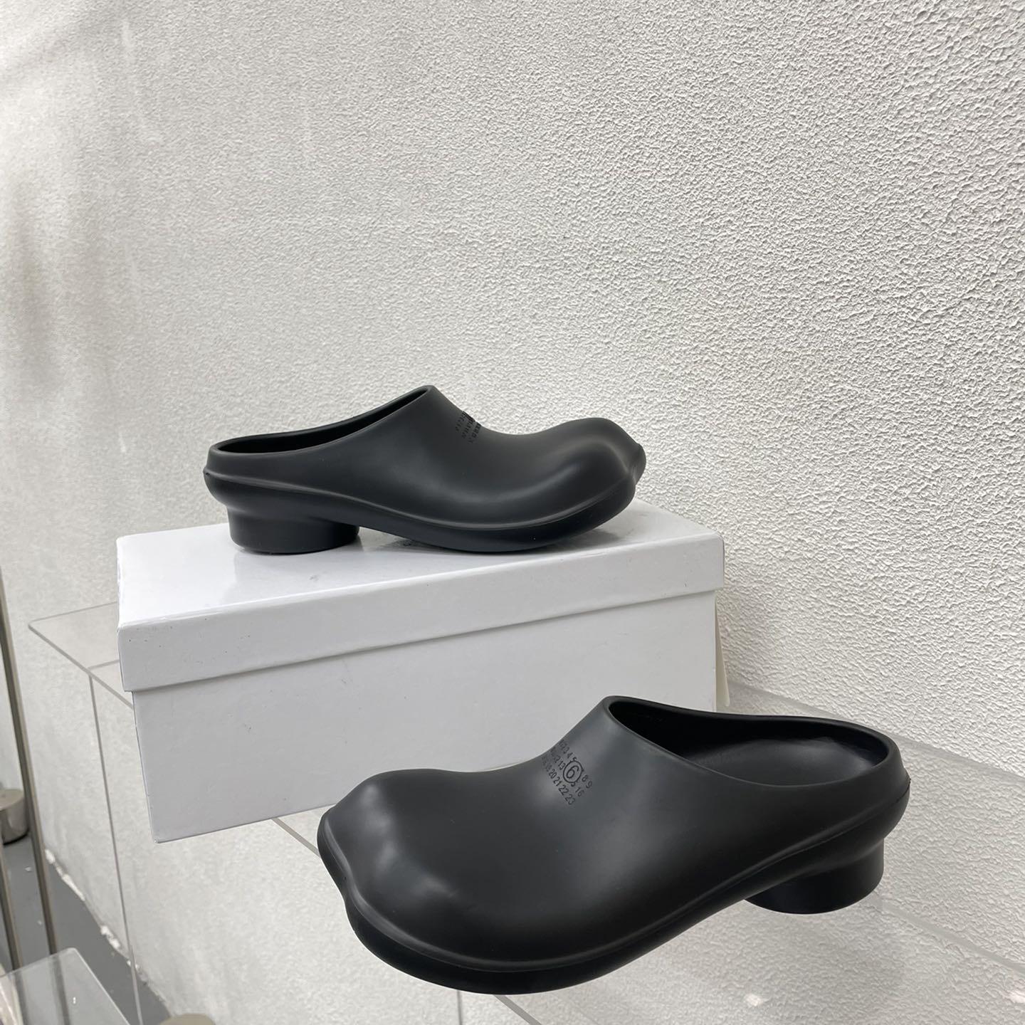 MM6 Maison Margiela Anatomic Numbers-motif Slippers - FashionPlug
